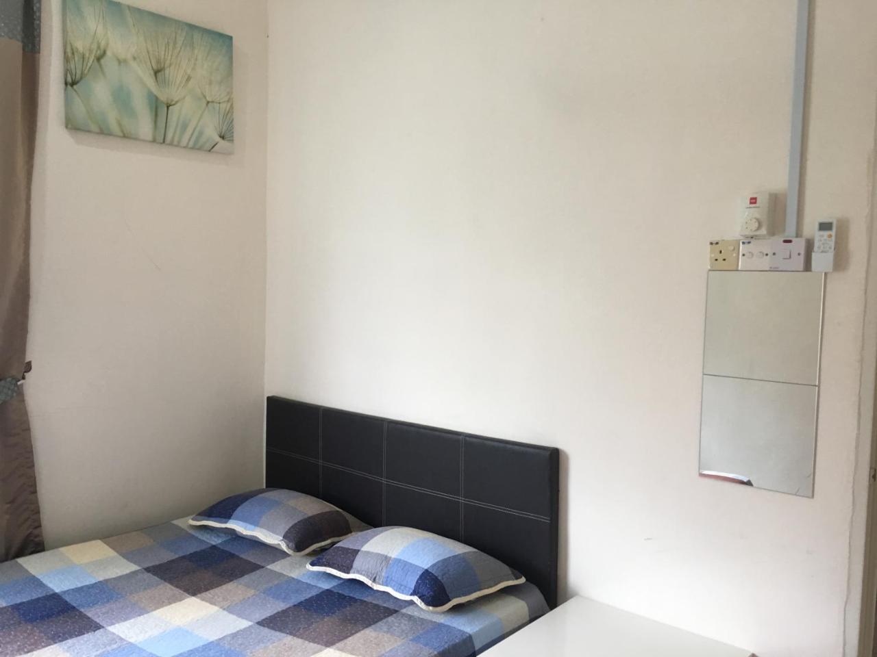 Miker Homestay Сери Искандар Екстериор снимка
