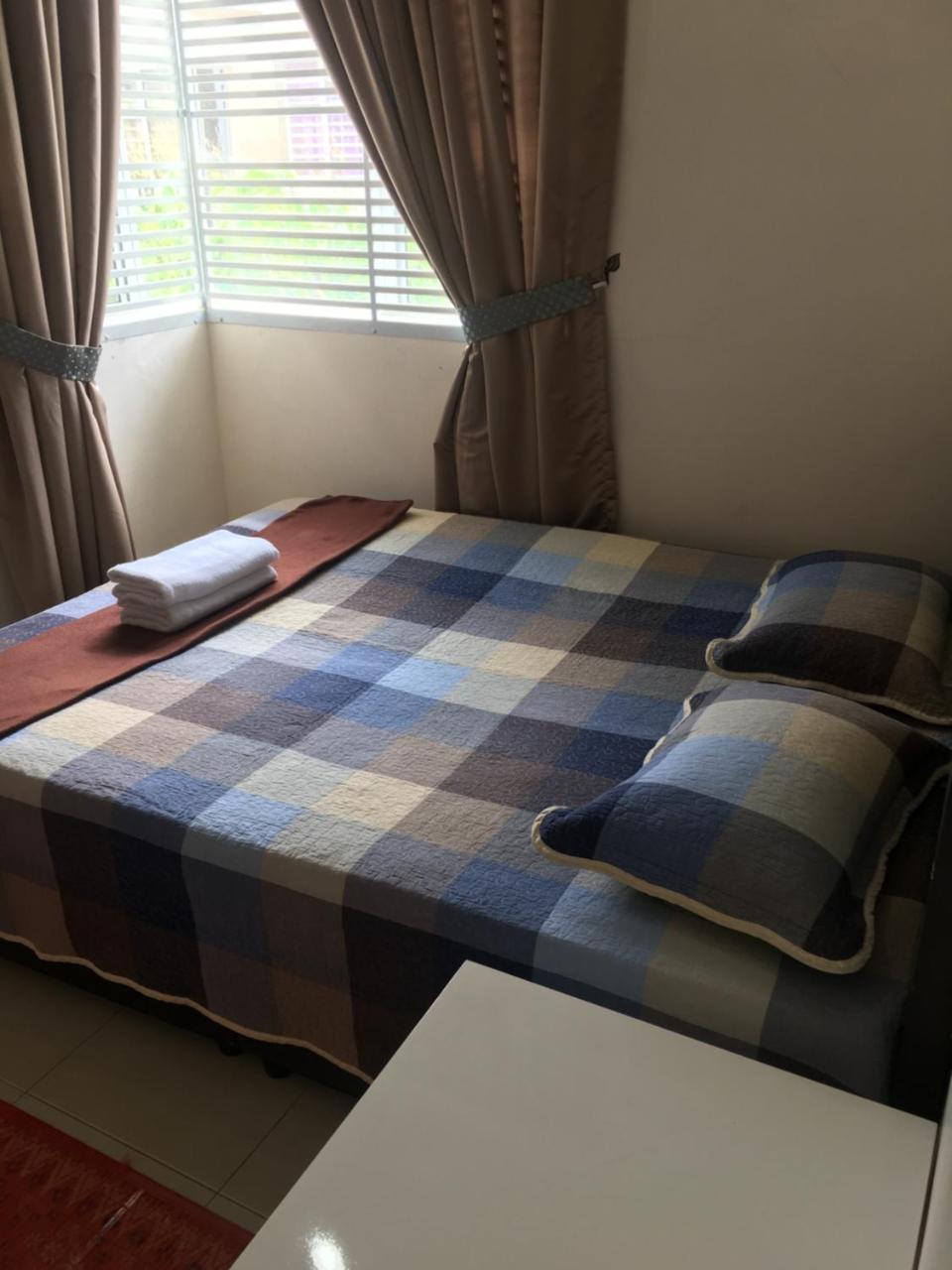 Miker Homestay Сери Искандар Екстериор снимка